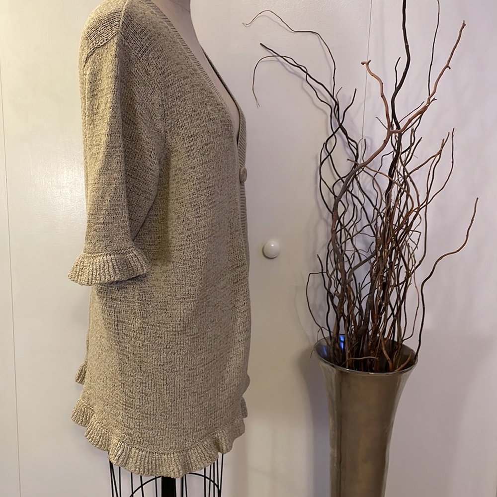 Sarah Spencer One button cardigan sweater with ruffle trim - Picture 6 of 7